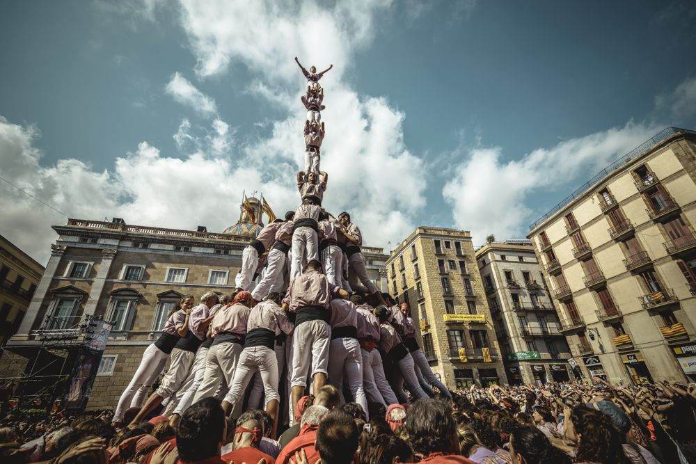 Barcelona, Spain. 23 September, 2017: The 'Minyons de Terrassa' build a human pillar during Barcelona's city holiday 'La Merce
